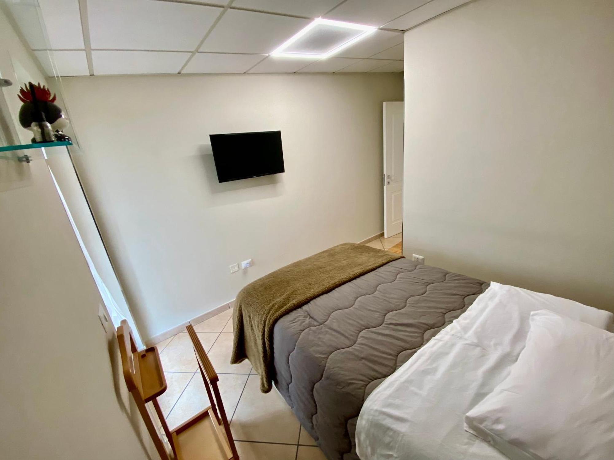 Appartamento Casa Crispino Mansarda N4 Per 3 Persone Frattaminore Buitenkant foto